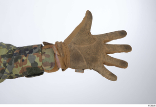 Photos Frankie Perry US Army gloves hand 0003.jpg